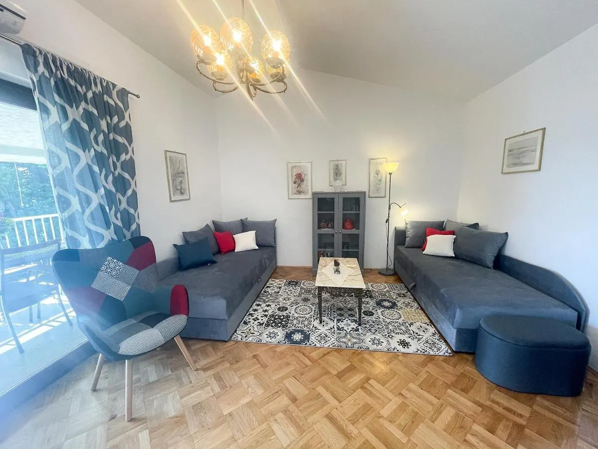 Apartment Apartman Blazina Jadranovo